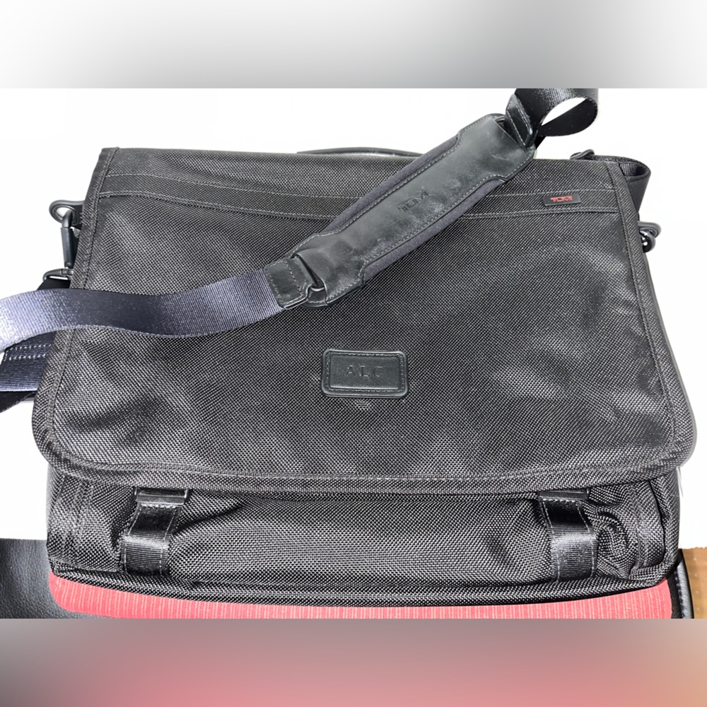Tumi Expandable Laptop Messenger Briefcase Flap Cross… Gem